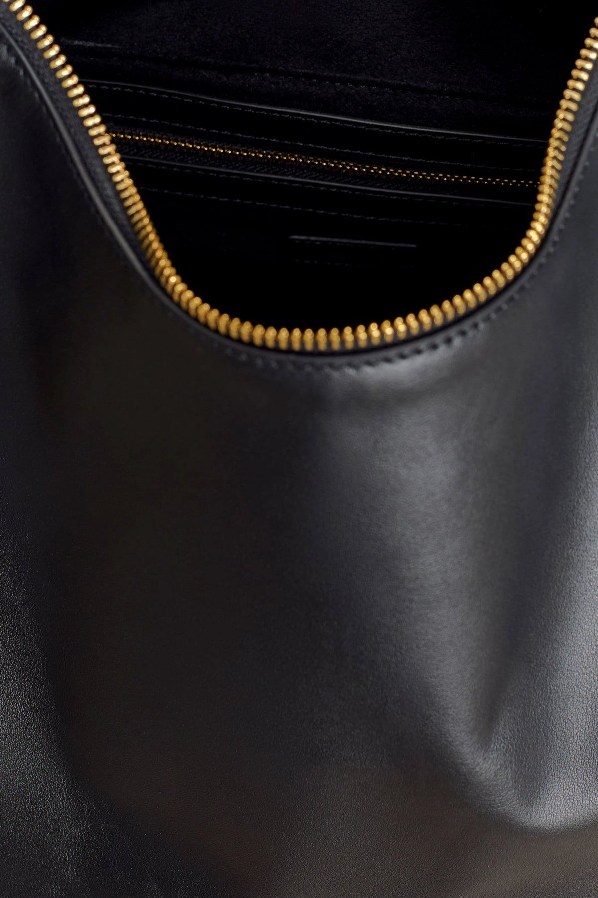 Bristol Croissant Leather Shoulder Bag Black