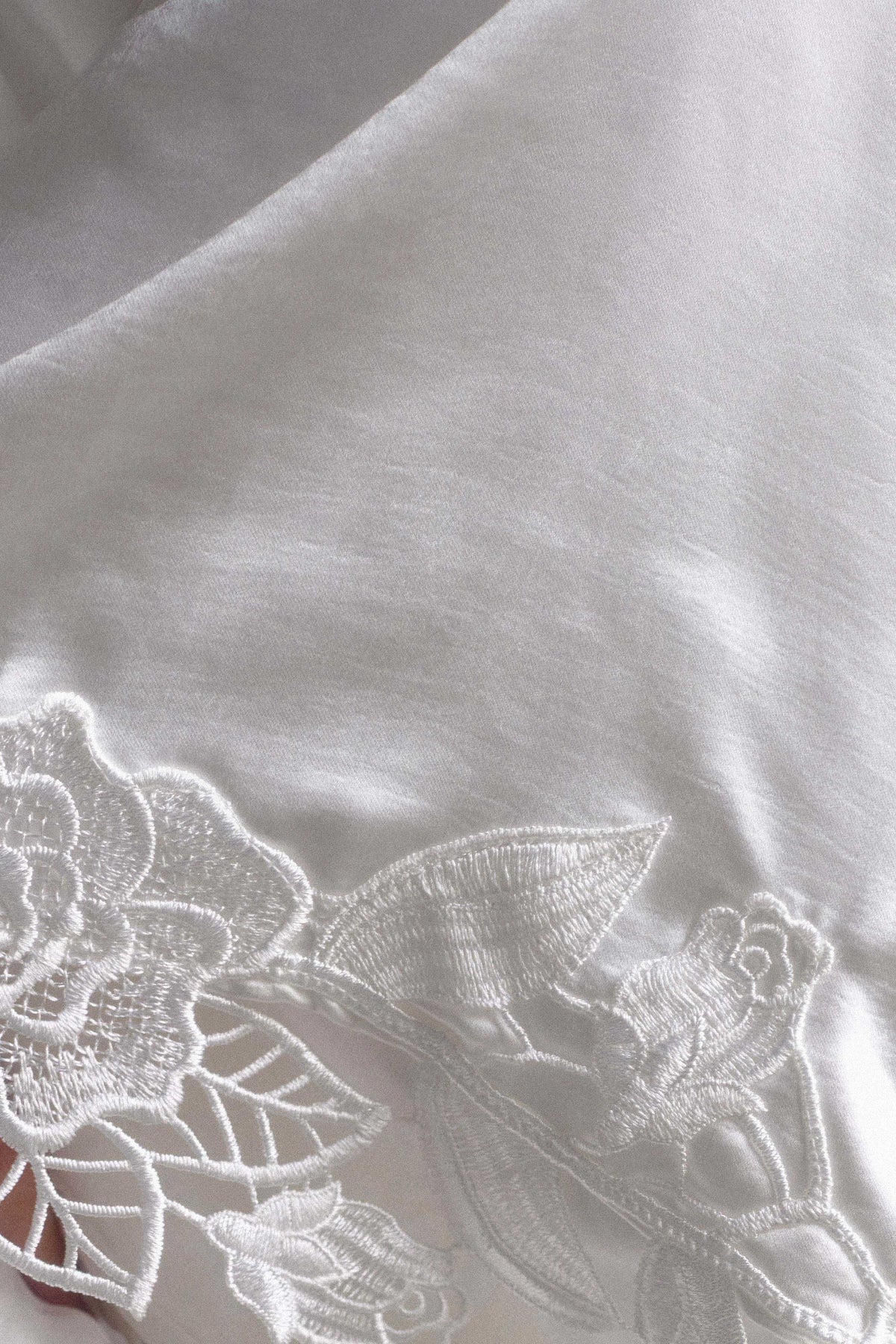 Sullivan Satin Bridal Robe With Lace Ivory