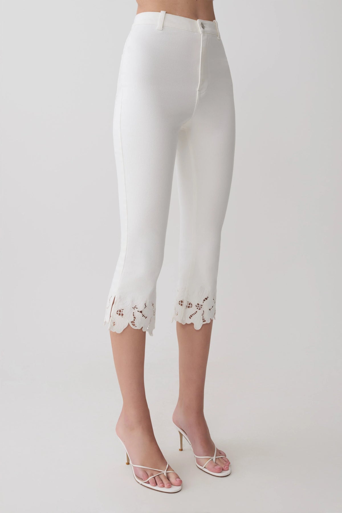 Tillie Flower Embroidery Denim Capris White