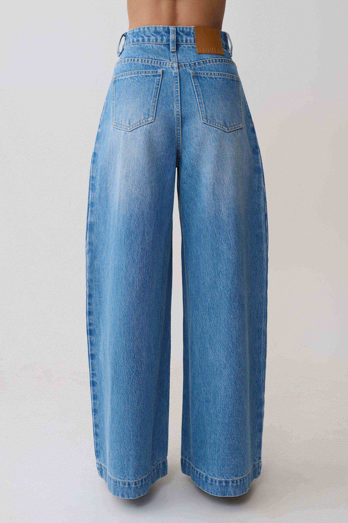 Bobby Oversized Jean With Front Pleat Summer Blue