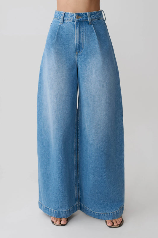 Bobby Oversized Jean With Front Pleat Summer Blue